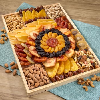 Vacaville Fruit Company dried fruit and nut pine tray 80 oz
