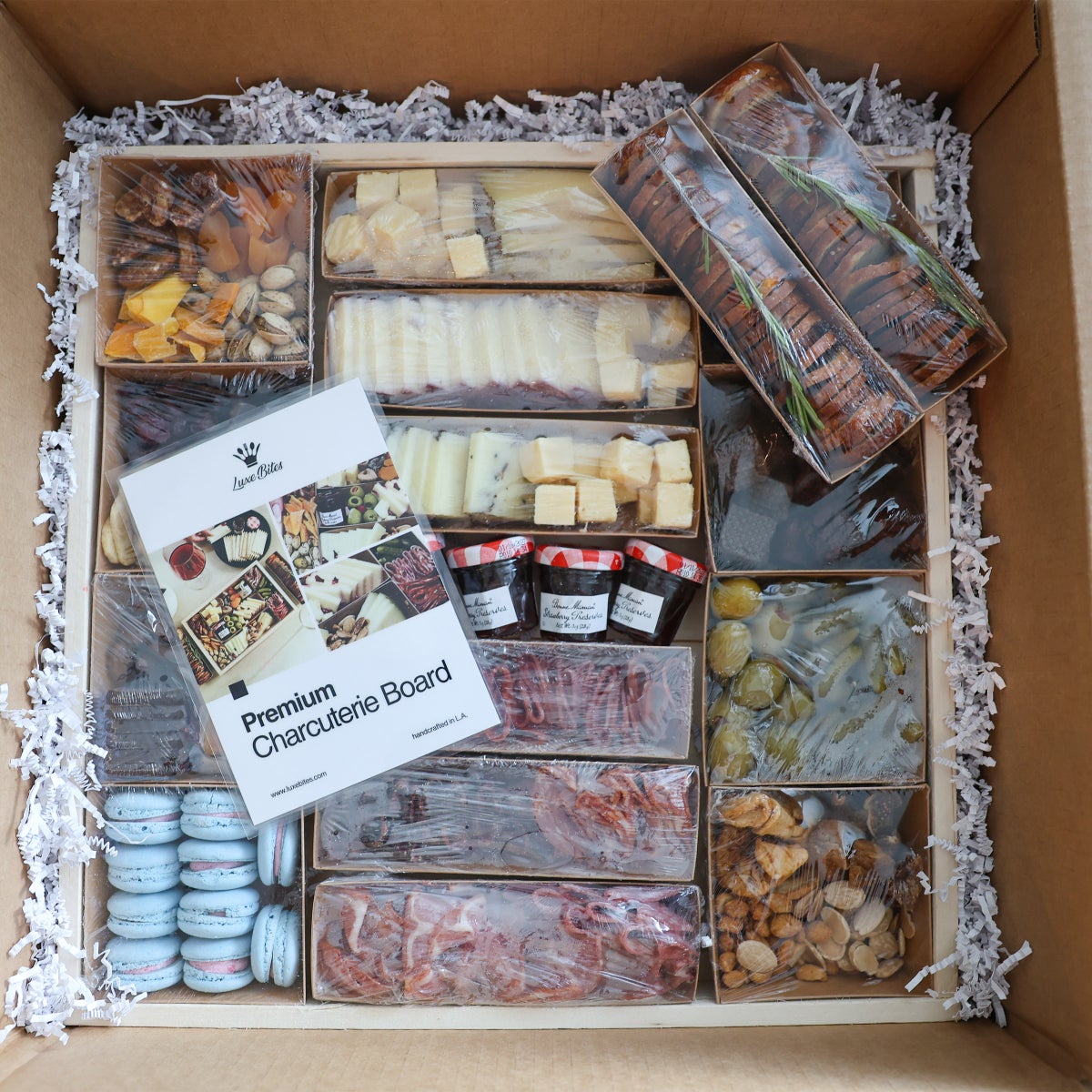 Luxe Bites 99.6 oz charcuterie board packaging