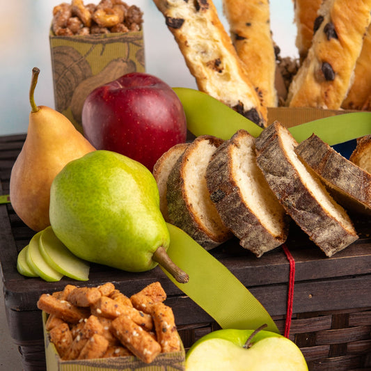 Manhattan Fruitier sampler basket with cheddar and gouda