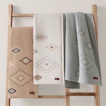 Pendleton Crystal Springs tan faux suede and faux fur throw