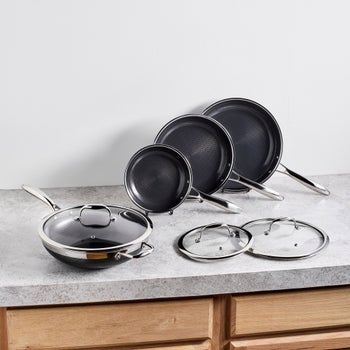 HexClad 7-piece hybrid non-stick cookware set