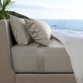 Cariloha split king resort sheet set