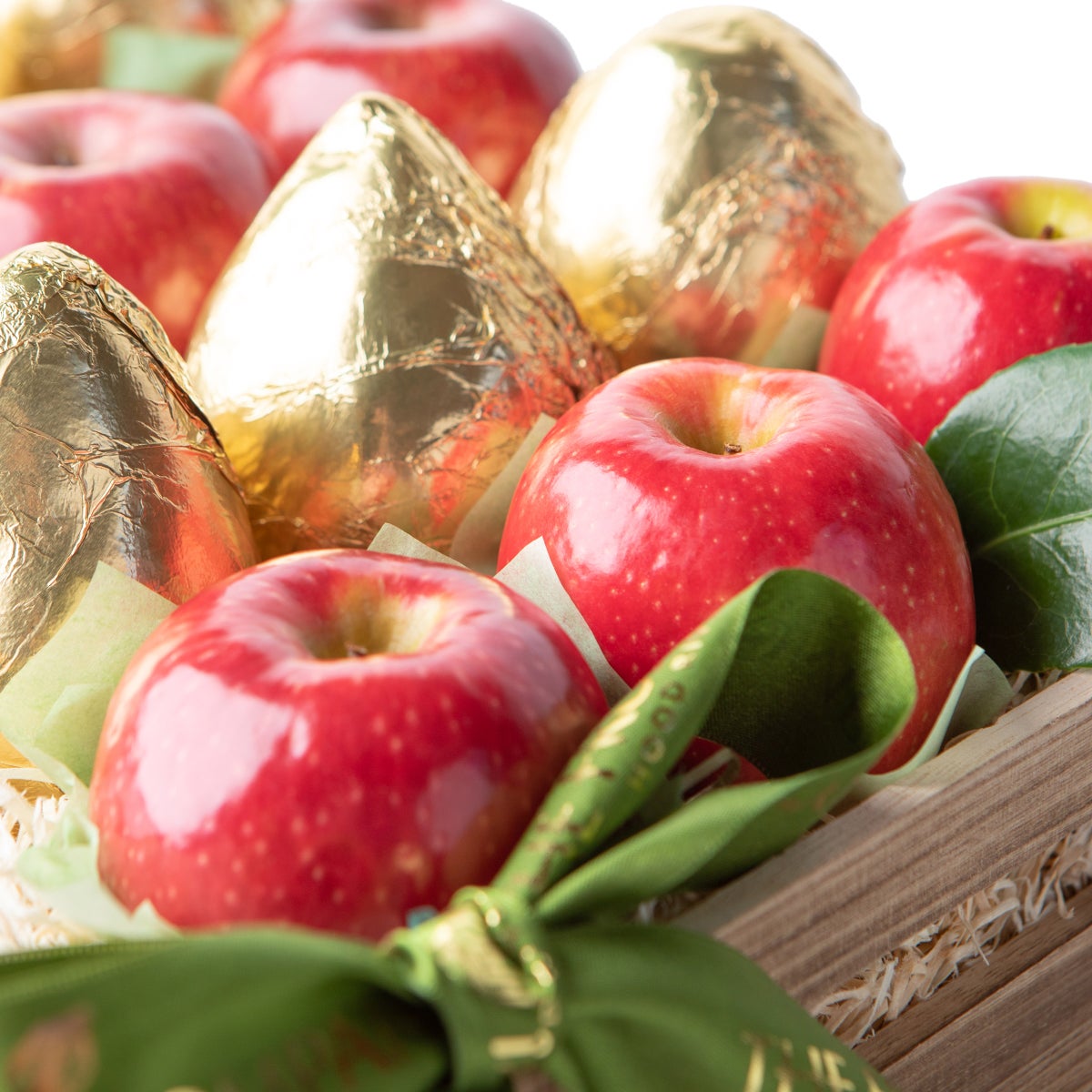 The Fruit Company pears and apples crate