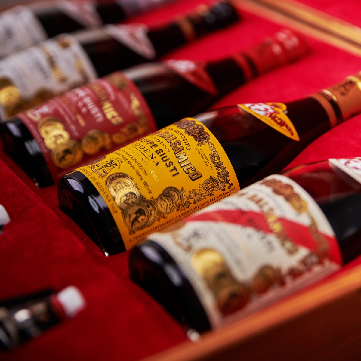 Giusti Scrigno balsamic vinegar collection packaging