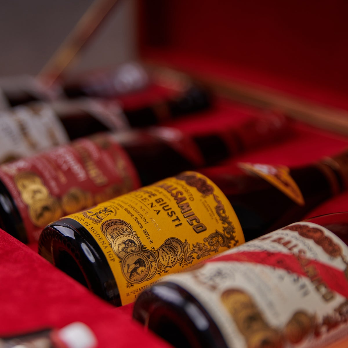 Italian balsamic vinegar gift set by Giusti