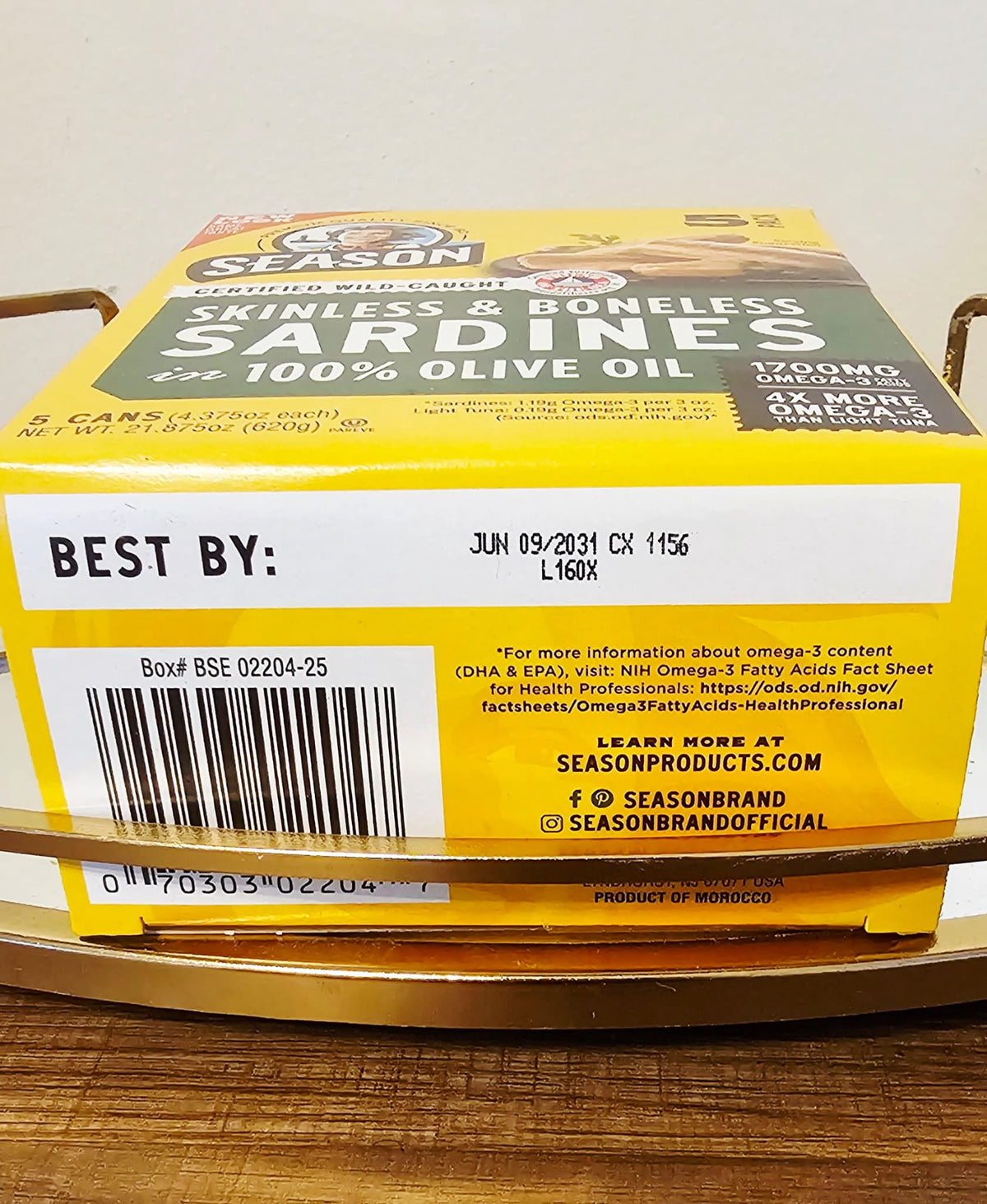 Skinless and boneless canned sardines in olive oil