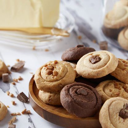 All-butter shortbread cookies in gift tin
