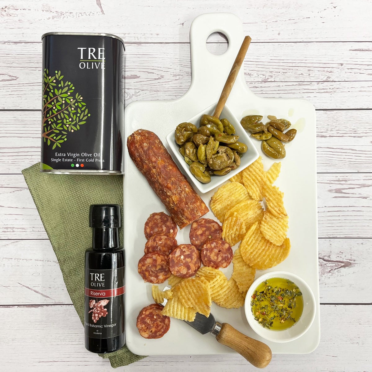 TRE Olive olives and salami gift basket