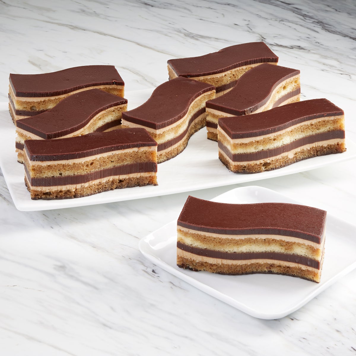 Classic Cake Opera sizzle-cut cake with 8 pieces