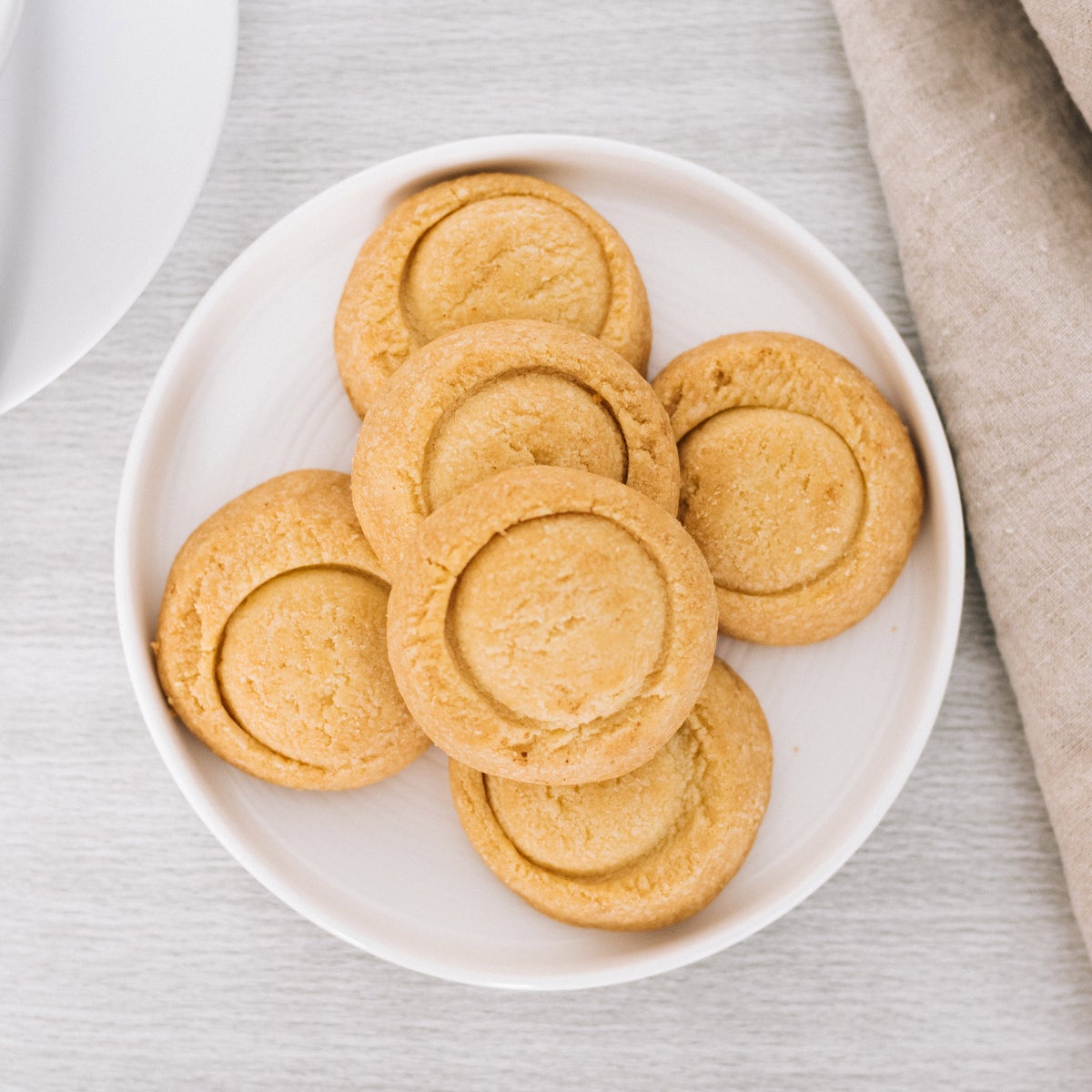 Two Mary Macleod's shortbread cookie tins set