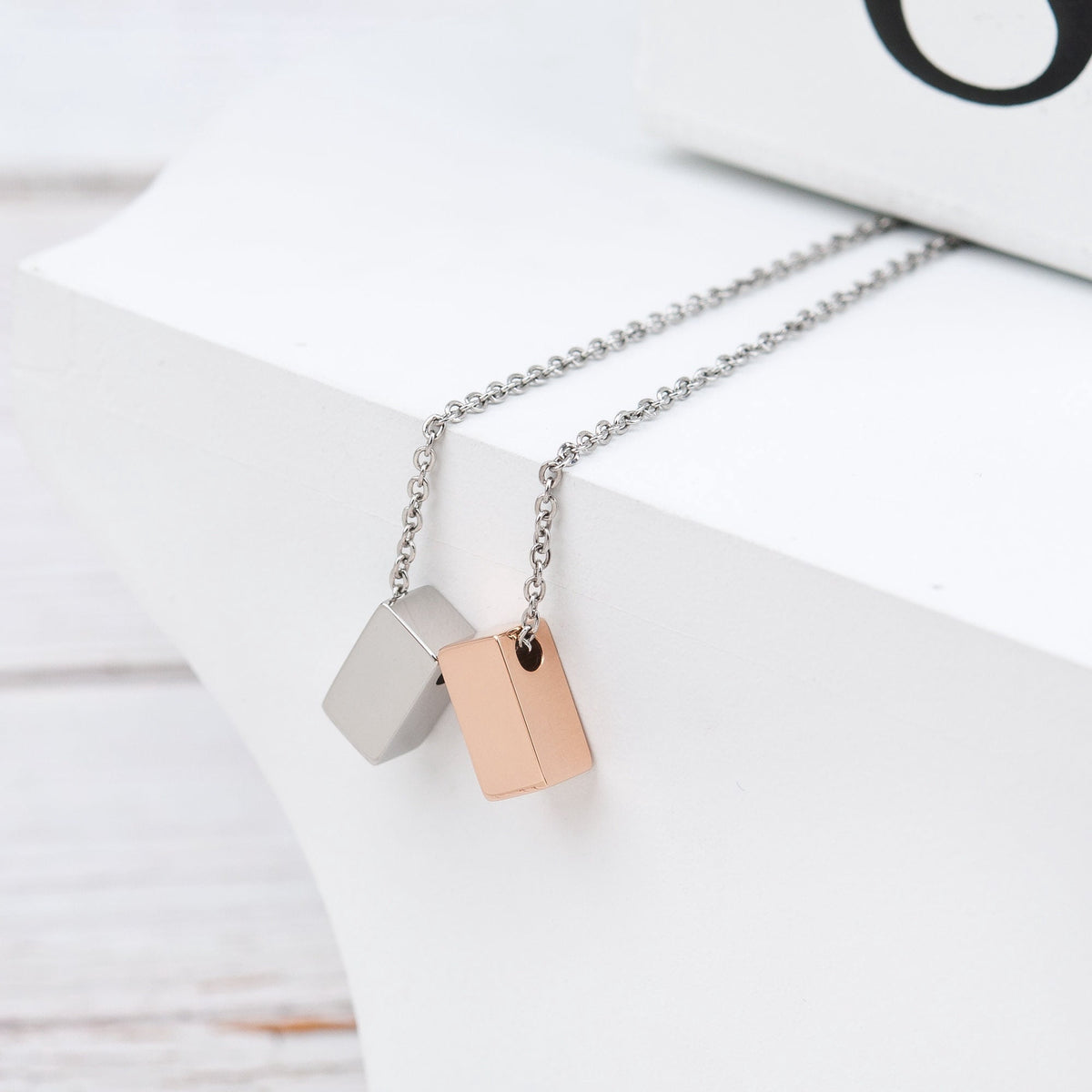 Anavia grandma necklace with quote-printed wish card