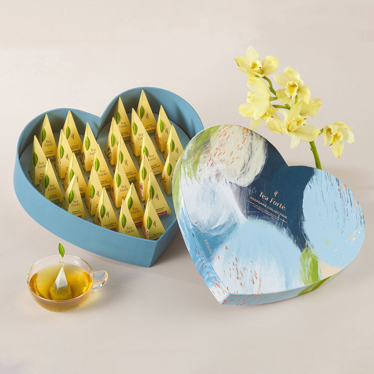 Tea Forté gift set with pyramid infusers and café cup