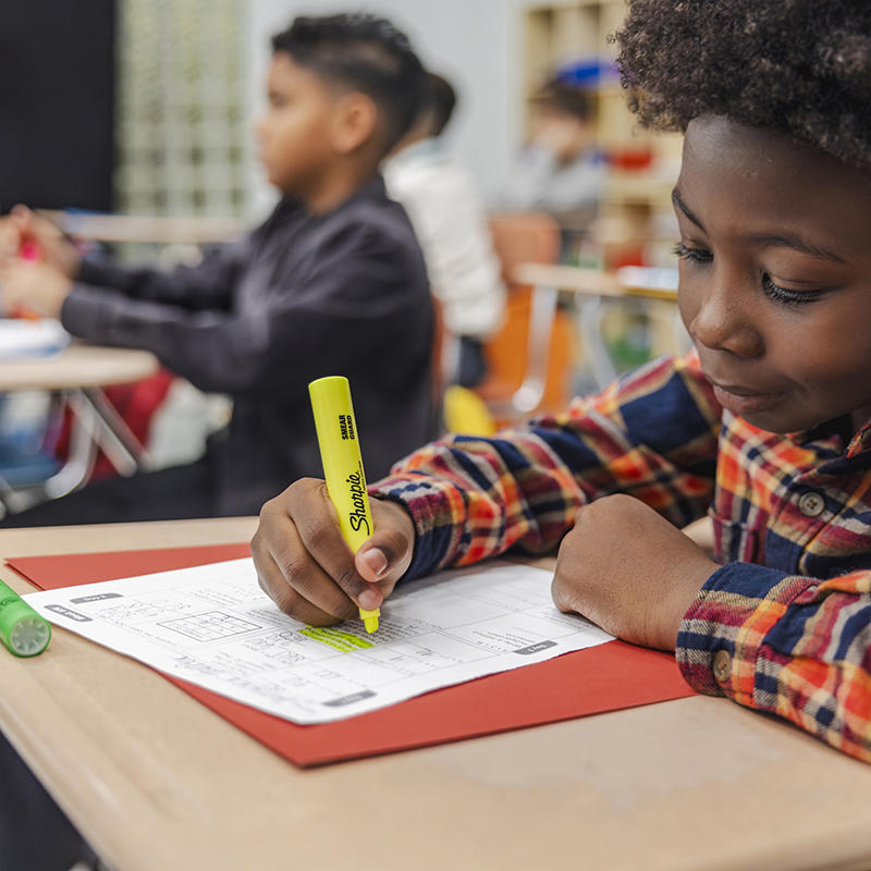 EXPO low odor dry erase markers included in pack