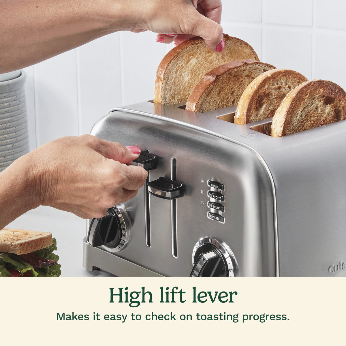 Classic four-slice countertop toaster by Cuisinart