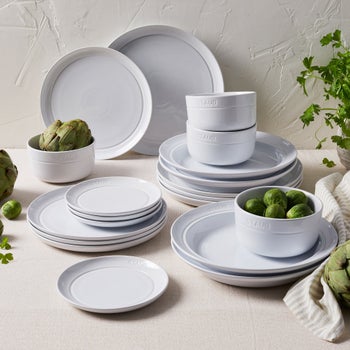 Staub 20-piece stoneware dinnerware set service for 4