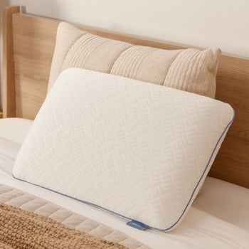 Serenity by Tempur-Pedic memory foam bed pillow