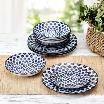 Pfaltzgraff Blooming Delight porcelain dinnerware set
