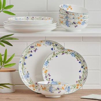 Mikasa Quinn 12-piece bone china dinnerware set