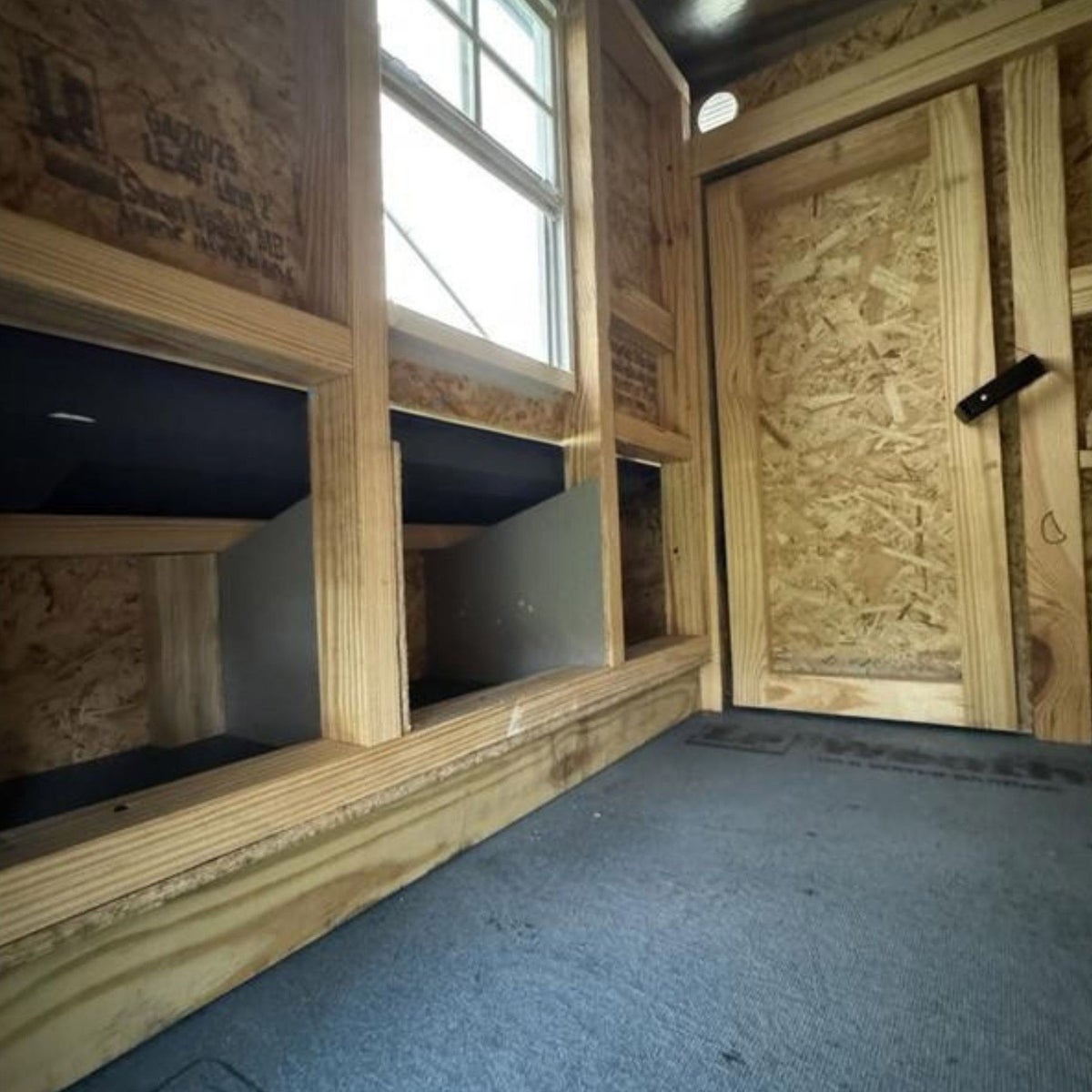 Heavy-duty OverEZ medium chicken coop