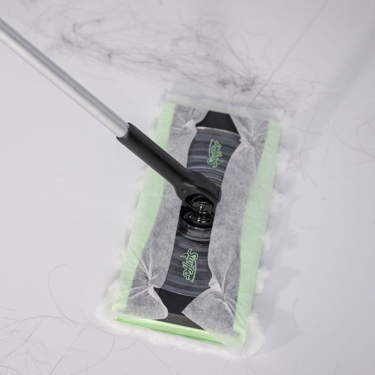Swiffer dry sweeping cloths included in deluxe kit