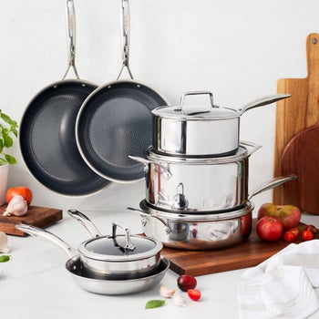 Henckels Paradigm Ceramic 11-piece cookware set