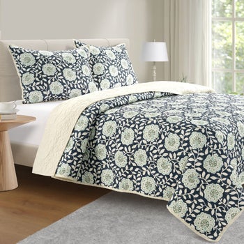 The Linen Closet Glenbrook cotton king quilt set with coordinating shams