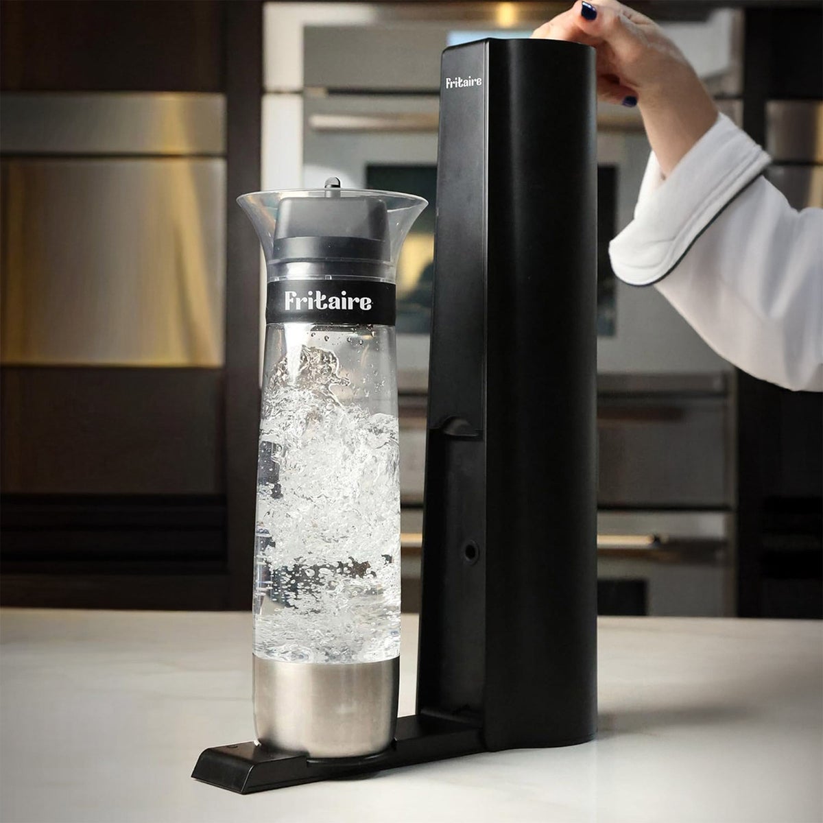 One-touch Fritaire Fizze beverage carbonation machine