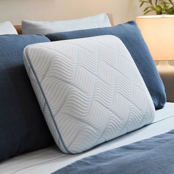 Tempur-Pedic Frost cooling memory foam pillow