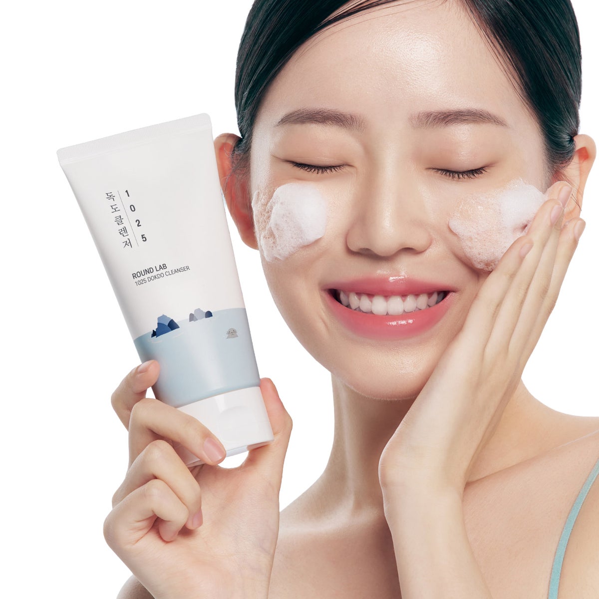 Korean beauty cleanser with rich foam