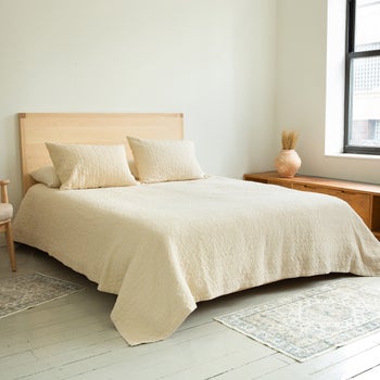 Avocado cream herringbone organic cotton king coverlet set