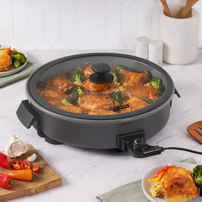 Dash 6 quart electric skillet with lid