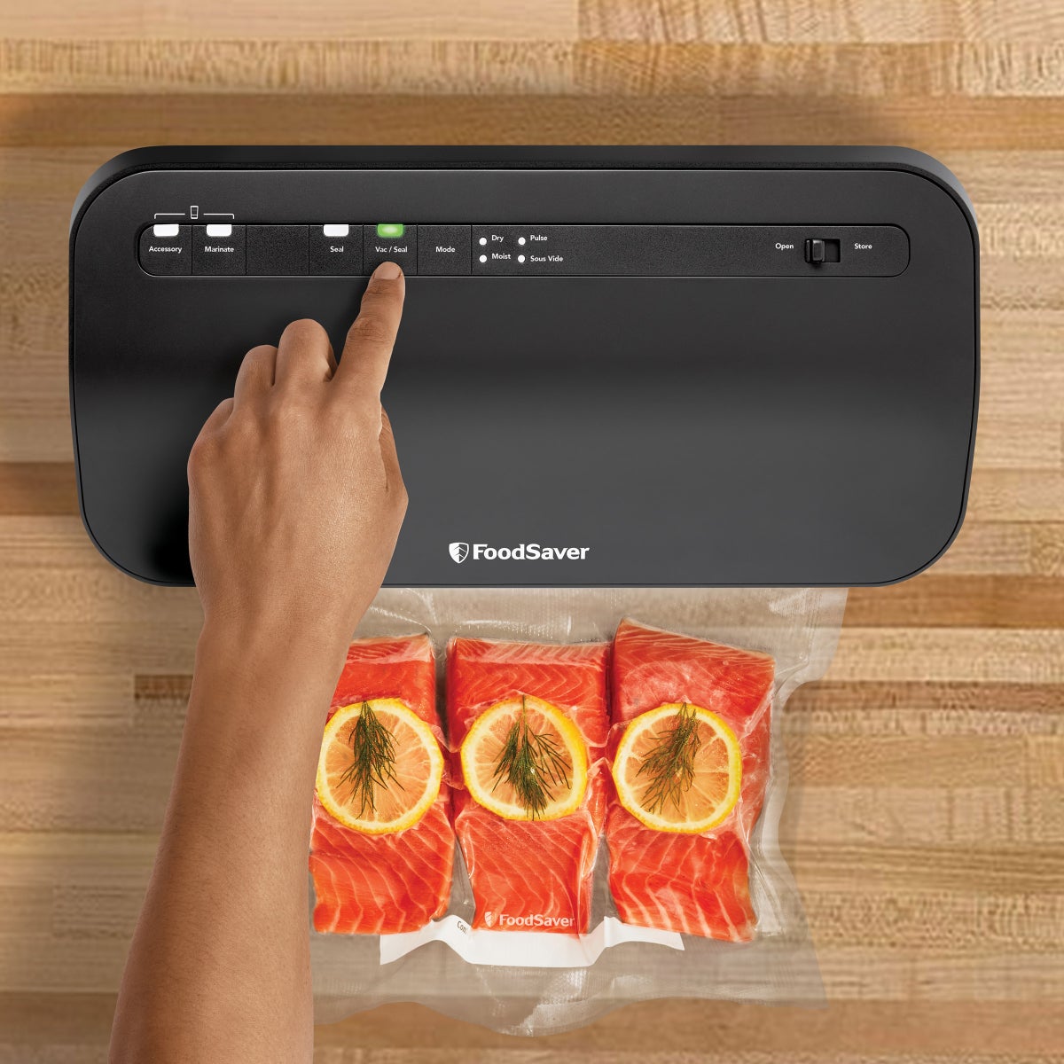 Small kitchen vacuum sealer for food storage