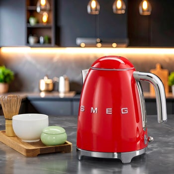 SMEG 50’s style red electric kettle