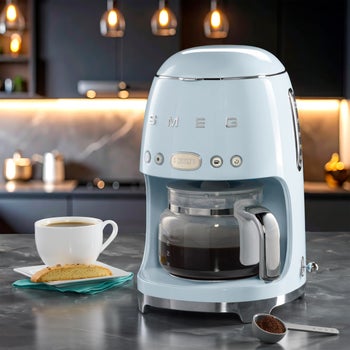 SMEG 50s style coffee machine for home brewing