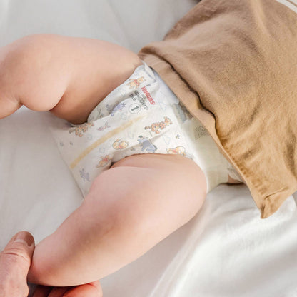 Huggies Plus diapers absorbent liner detail