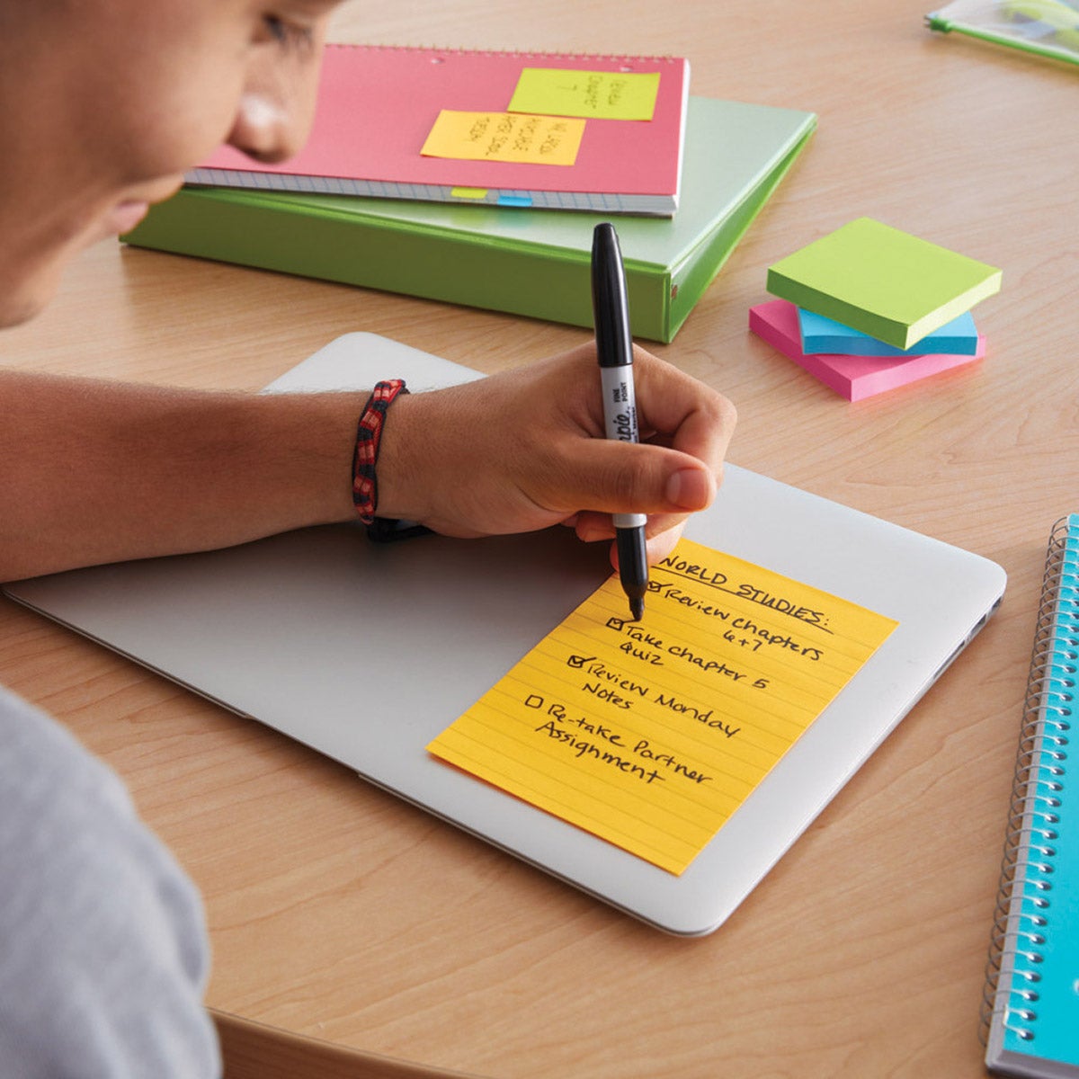 Post-it Notes 5 pack with bright assorted colors