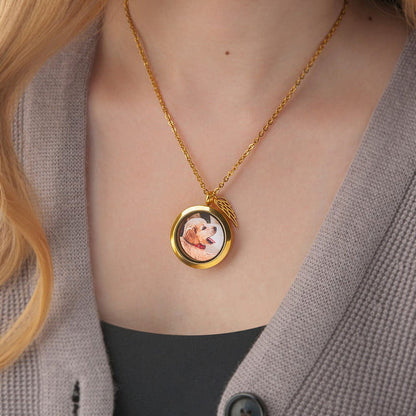 Anavia locket necklace for personal keepsakes