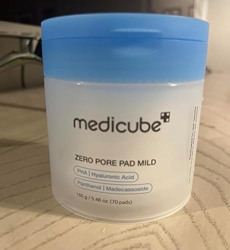 medicube Toner Pads Zero Pore Pad 2.0 | Dual-Textured Facial Pad for Exfoliation and Pore Care with 4.5% AHA Lactic Acid, 0.45% BHA Salicylic Acid | Ideal for All, Korean Skin Care, 70 Pads (1 Pack)