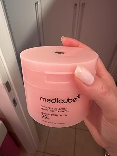 medicube Toner Pads Zero Pore Pad 2.0 | Dual-Textured Facial Pad for Exfoliation and Pore Care with 4.5% AHA Lactic Acid, 0.45% BHA Salicylic Acid | Ideal for All, Korean Skin Care, 70 Pads (1 Pack)