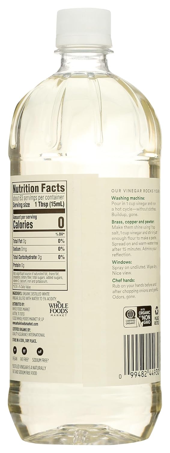 White distilled vinegar for cooking and home cleaning