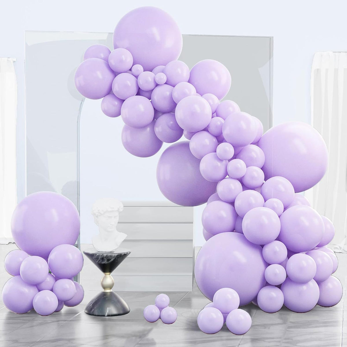 Light pastel purple balloon assortment in different sizes