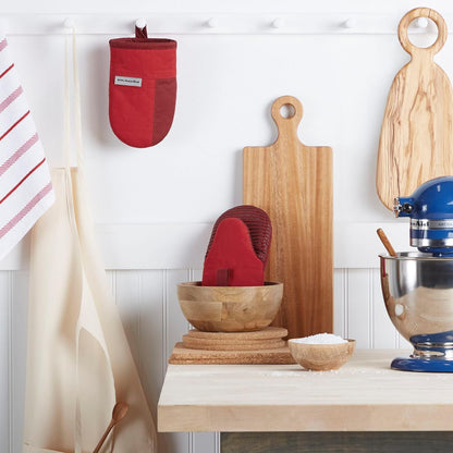 KitchenAid mini oven mitts for handling hot cookware