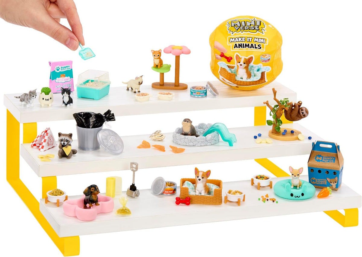 Mini animal habitat collectible with surprise figures