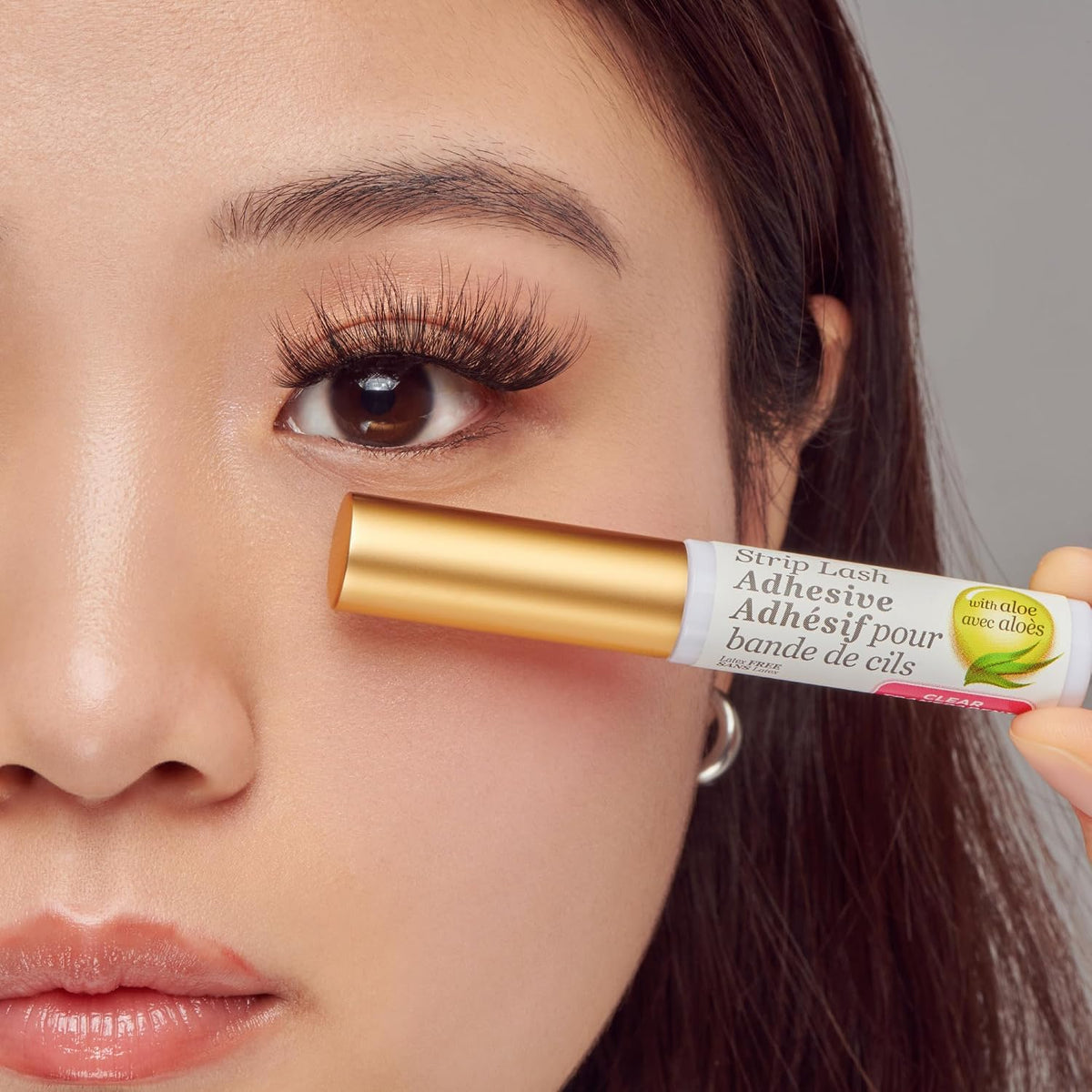 Clear waterproof eyelash adhesive with aloe