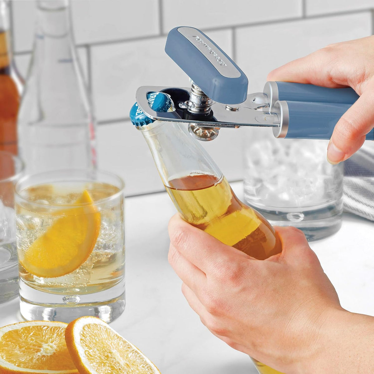 KitchenAid Classic can and bottle opener with oversized turning knob