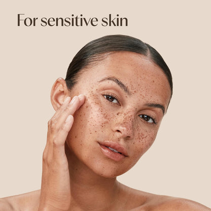 Plant-based Aveeno facial wipes for daily cleansing