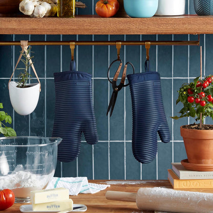 KitchenAid heat resistant oven mitt set
