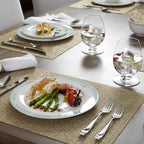 Oneida Moda dining flatware set with symmetrical design