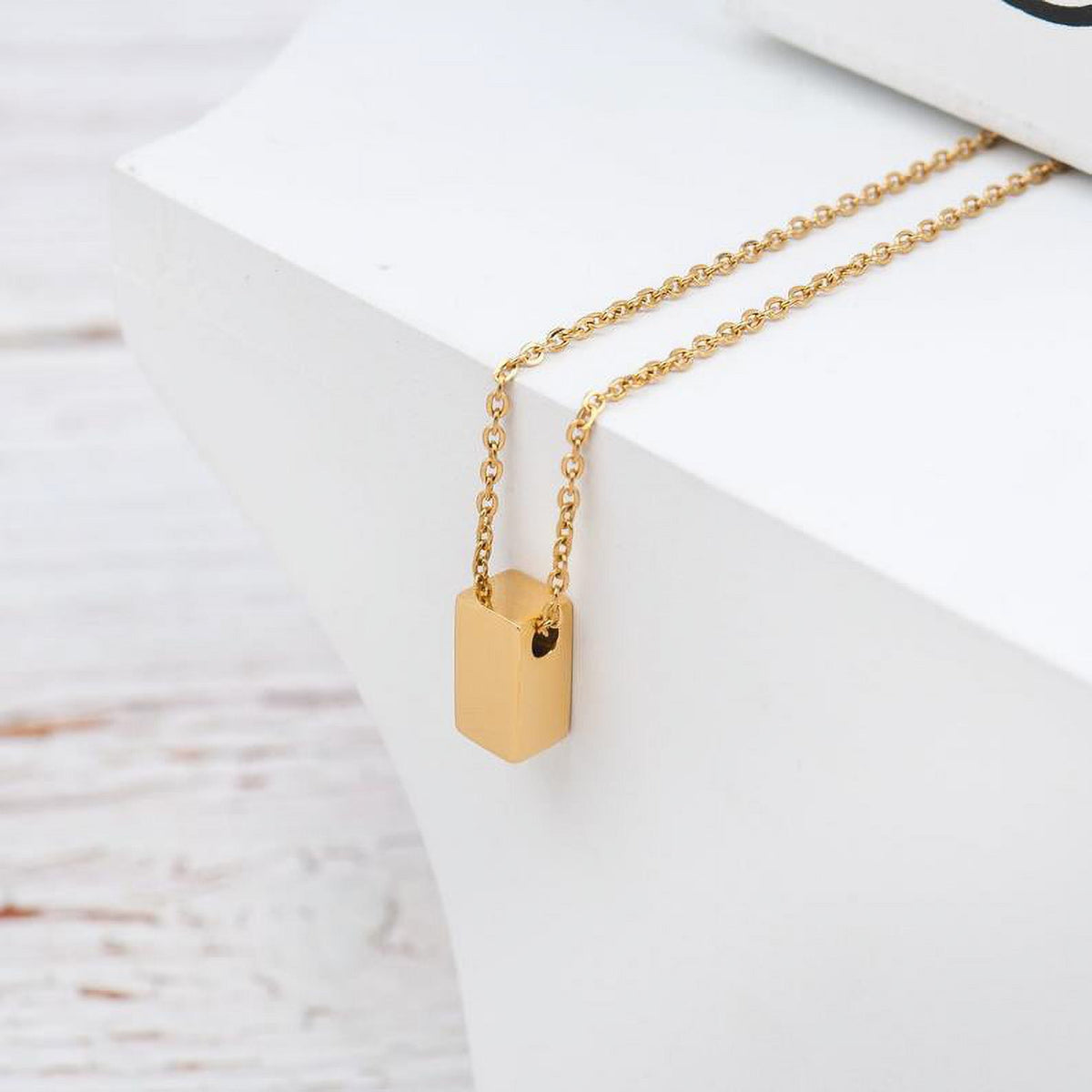 Personalized square message card with Anavia necklace