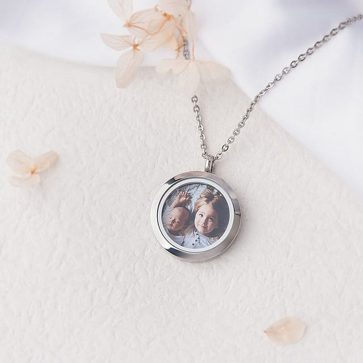 Anavia pet keepsake photo necklace